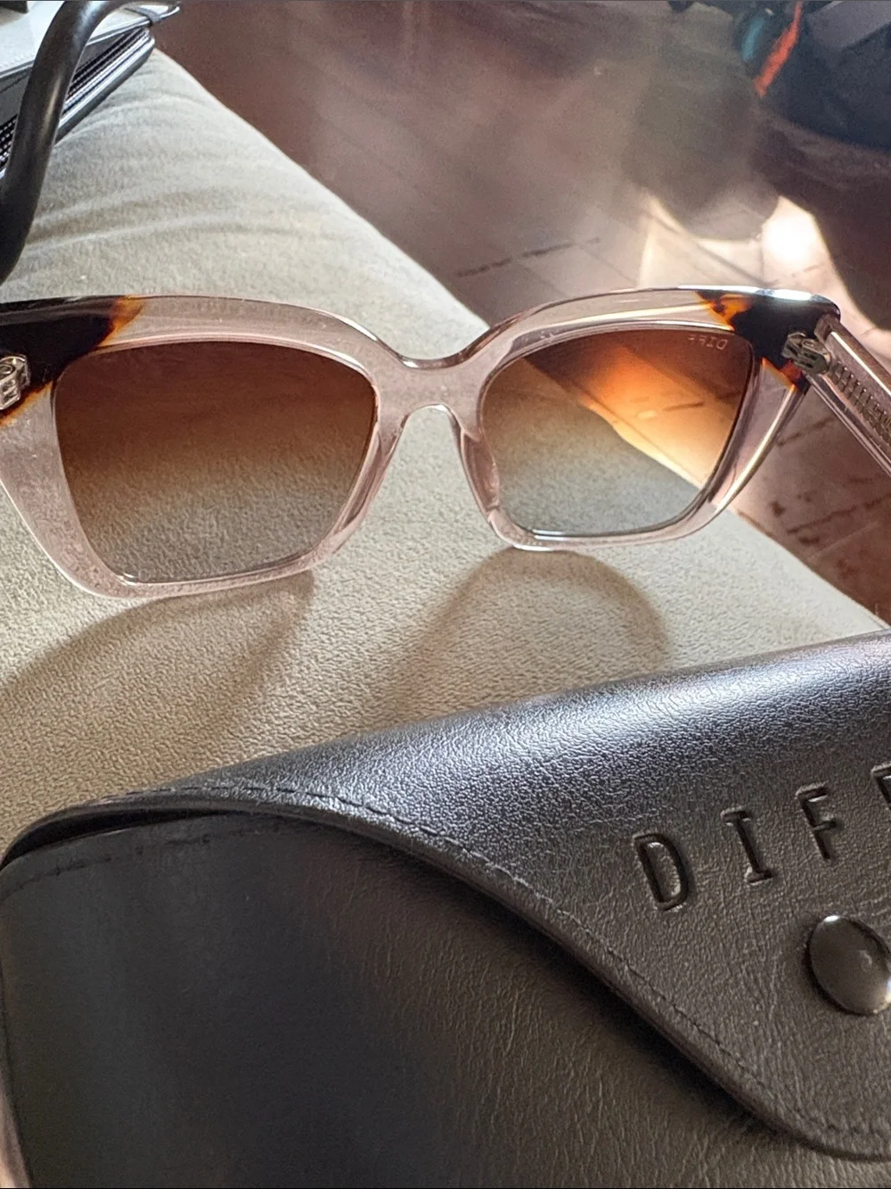 Diff Eyewear Lizzy Pink Tortoise Cat-Eye Sunglasses with Brown Lenses